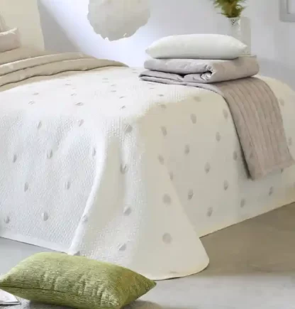 Culkin ágytakaró bézs zoom